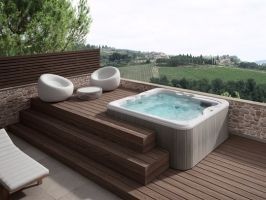Новый минибассейн Jacuzzi Lodge