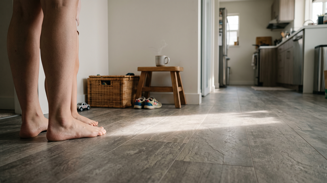 foto Почему на замену керамогранита рекомендуют полы Stone Floor.png